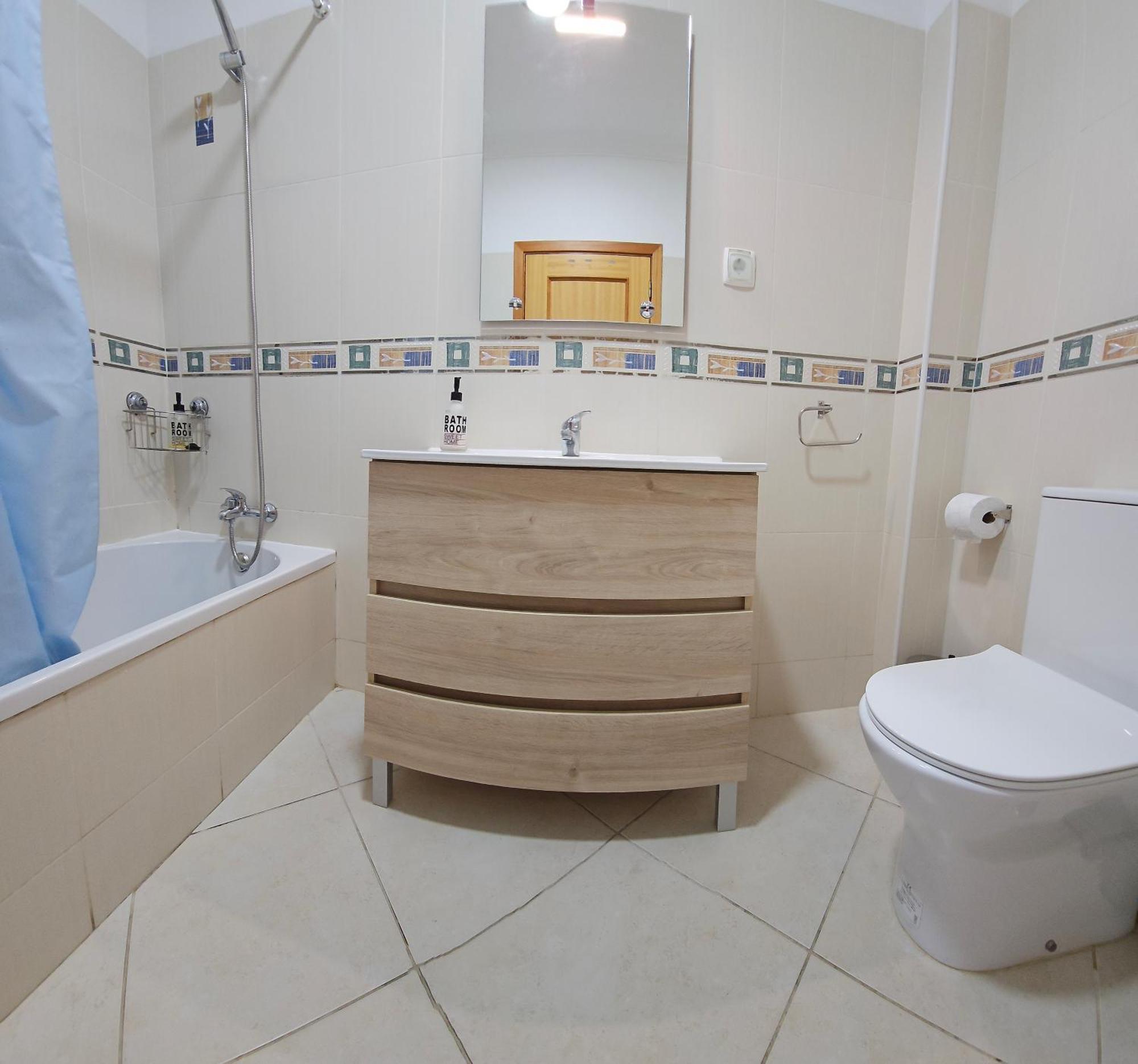 Harbour'S Way, Spacious And Cosy Apartment, With Ac Olhão المظهر الخارجي الصورة